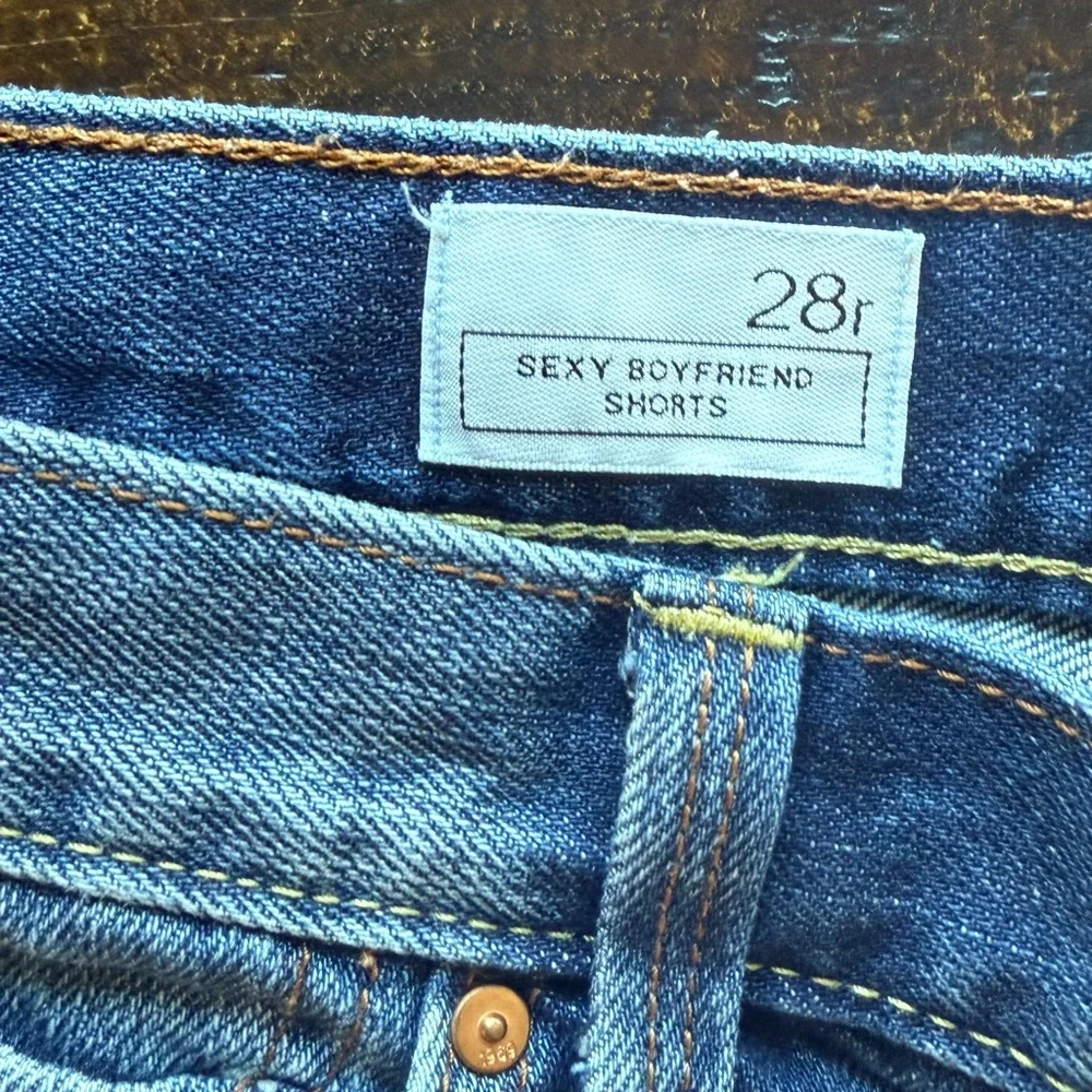 GAP Sexy Boyfriend Shorts Distressed Denim, Rolled Cuff Women’s 28r - Picture 3 of 7